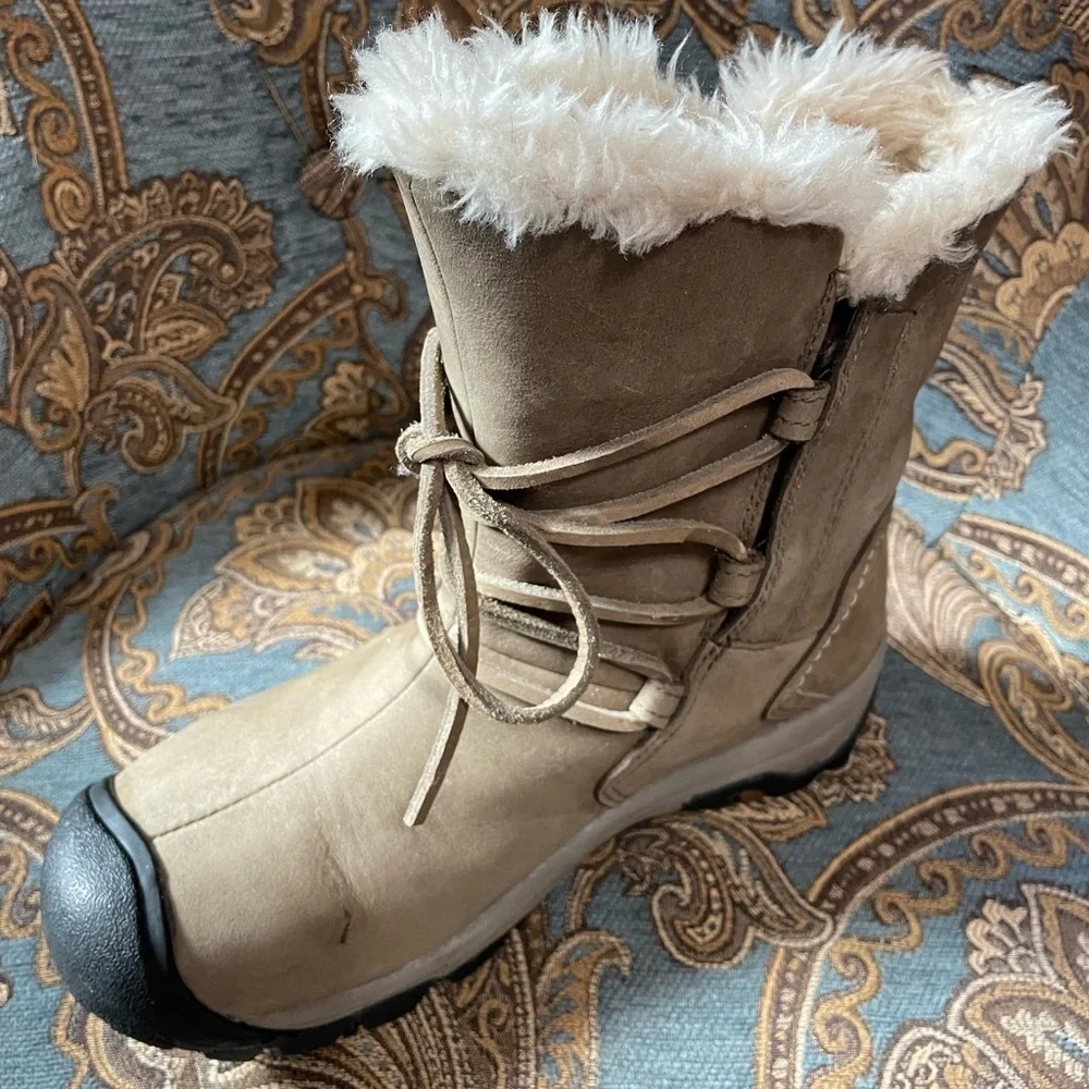 Keen Women's Waterproof Mid-Calf Winter Boots - Faux Fur Trim - Size 5/6  ❄️